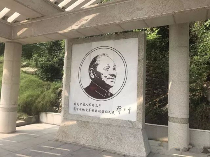 连岛邓小平公�?_副本.jpg